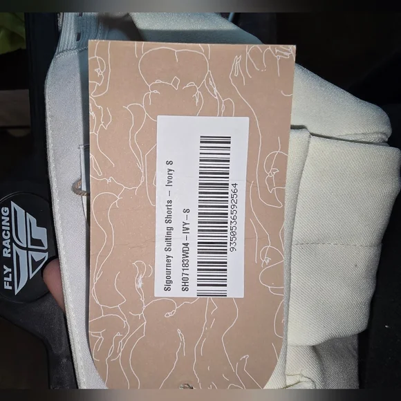 SigourneySuiting Shorts - Ivory - Picture 4 of 16